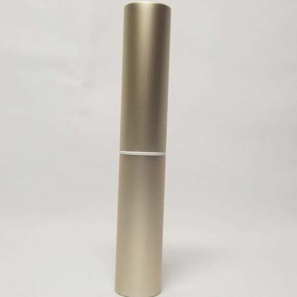 Jane Iredale - ColorLuxe Hydrating Cream Lipstick - Scarlet - Picture 8 of 9